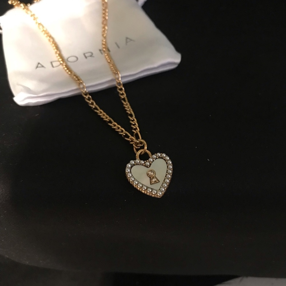 NWT Heart Necklace - Picture 2 of 7